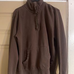 Men’s American Eagle brown sweatshirt with front pockets, size large.